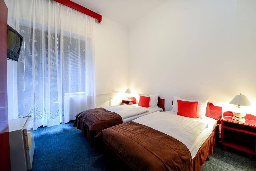 Hostel Nord Timisoara Ngoại thất bức ảnh